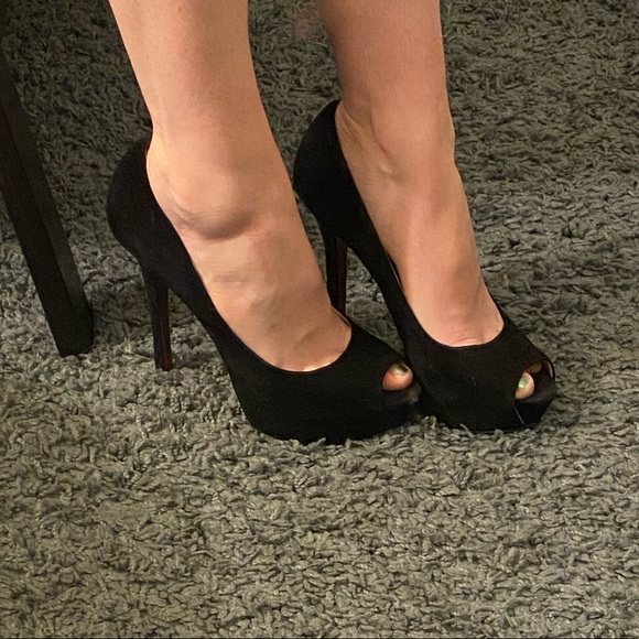 Enzo Angiolini Platform Suede Heels - Picture 5 of 6